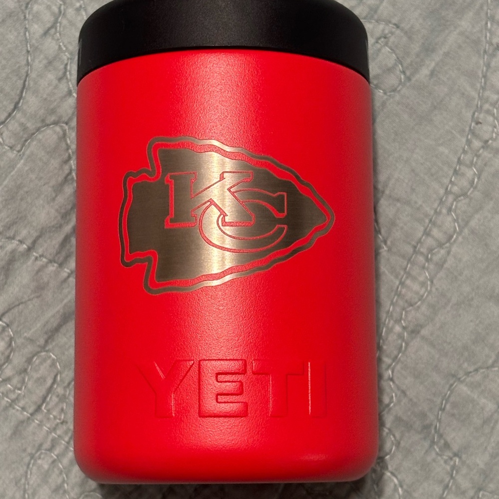 SOLD !!! YETI Red 12 oz Can Tumbler with Silver KC Chiefs Emblem